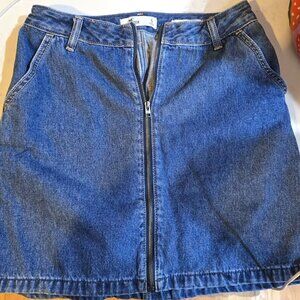 Hollister Ultra High-Rise Denim Mini Skirt – Size 5